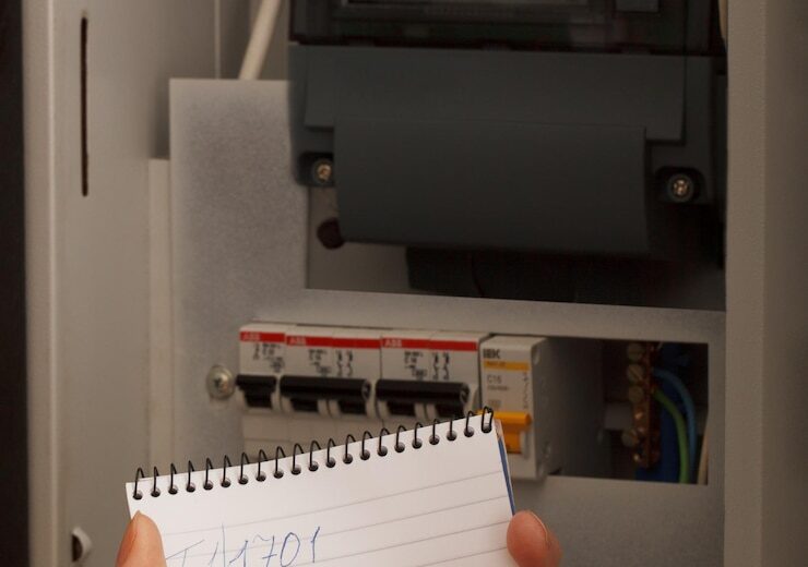 Cum identificăm problemele în tablourile electrice
