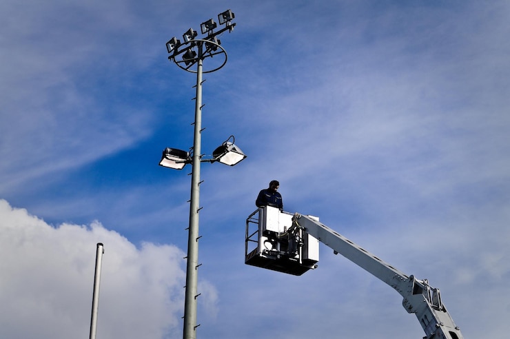 Acasă 76 Cum se realizează întreținerea iluminatului stradal